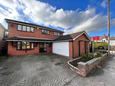 4 bedroom Detached house to let in Marbury Road, Comberbach, CW9