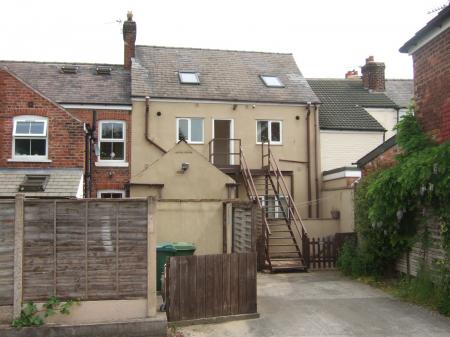 2 bedroom Flat to let in Station Road, Northwich, CW9