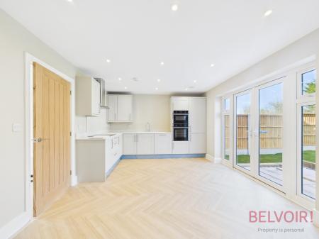3 bedroom Detached house for sale in The Poplar, High Oakham Ridge, Mansfield, NG18