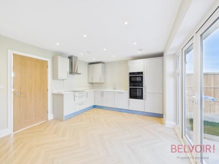 3 bedroom Detached house for sale in The Poplar, High Oakham Ridge, Mansfield, NG18