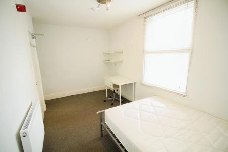 6 bedroom House of Multiple Occupation for sale in Mansfield Road, Nottingham, NG1