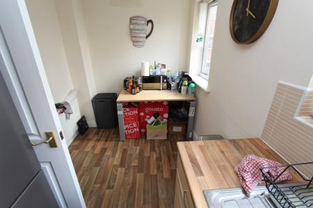 3 bedroom Town house to let in Moody Close, Chilwell, NG9