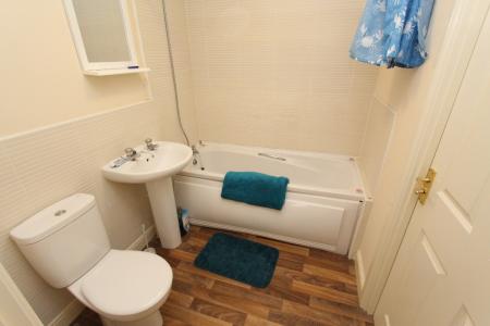 3 bedroom Town house to let in Moody Close, Chilwell, NG9