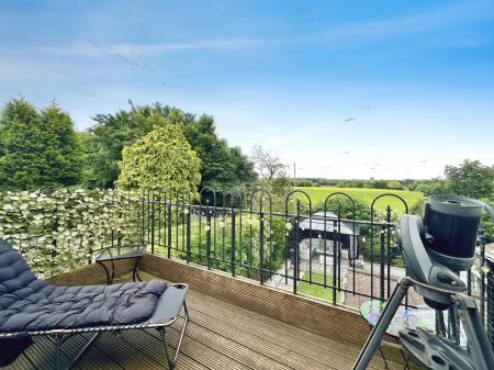 5 bedroom Detached house for sale in Monmouth Road, Bentley, Walsall, WS2