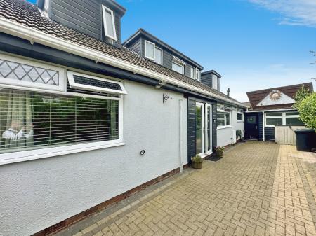 5 bedroom Detached house for sale in Monmouth Road, Bentley, Walsall, WS2