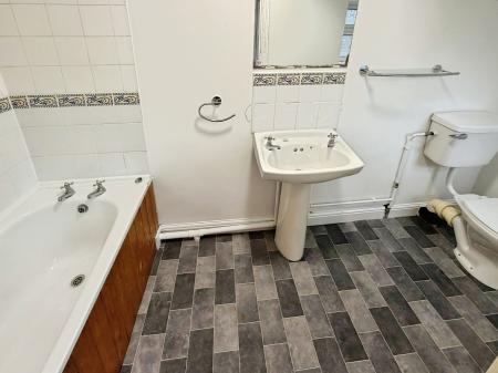 3 bedroom Terraced House to let in Montagu Road, Walton, Peterborough, PE4