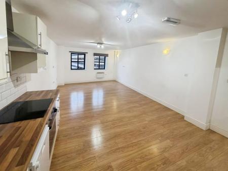 1 bedroom Studio flat to let in Westgate, Peterborough, PE1