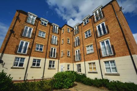 2 bedroom Flat for sale in Evergreen Drive, Hampton Hargate, Peterborough, PE7