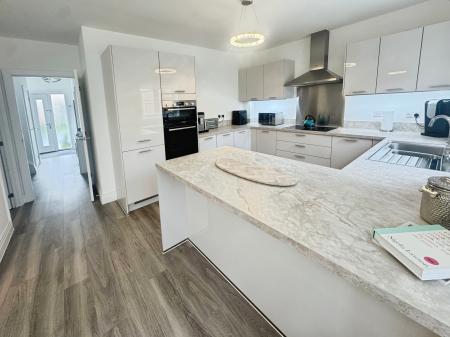 4 bedroom Semi-detached house for sale in Birkett Road, Hampton Vale, Peterborough, PE7