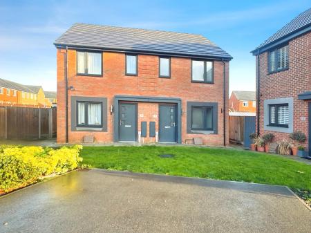 Ros Knight Gardens, Crowland, PE6