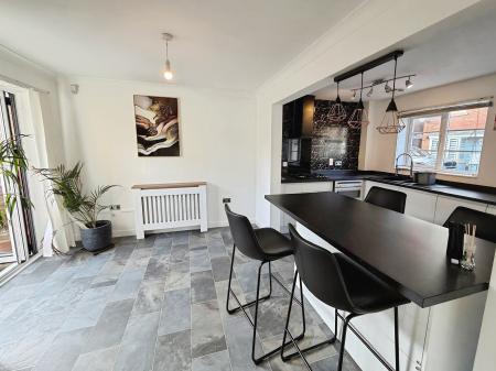 4 bedroom Detached house to let in Daisy Drive, Hampton Vale, Peterborough, PE7