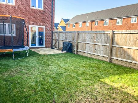 3 bedroom Detached house to let in Berridge Place, Peterborough, PE3