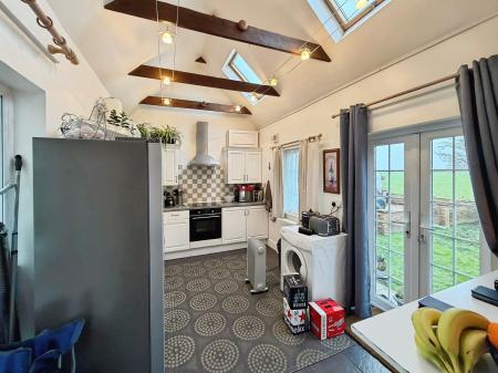 3 bedroom Semi-detached house to let in Stonebridge Corner, Whittlesey Road, Thorney, PE6