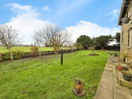 3 bedroom Semi-detached house to let in Stonebridge Corner, Whittlesey Road, Thorney, PE6