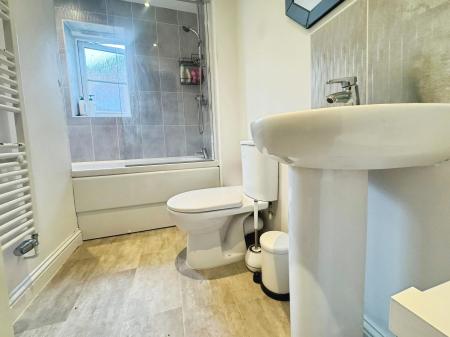 3 bedroom Semi-detached house for sale in Deer Park Way, Thorney, PE6