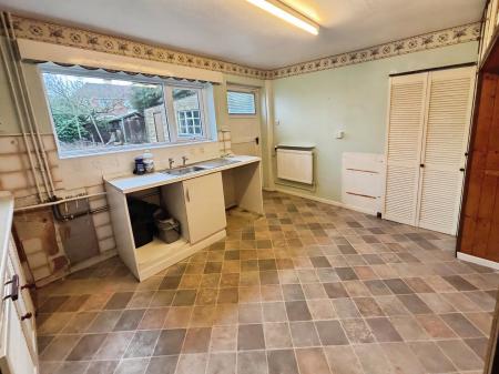 2 bedroom Bungalow for sale in Rosemary Gardens, Dogsthorpe, Peterborough, PE1