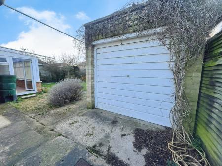 2 bedroom Bungalow for sale in Rosemary Gardens, Dogsthorpe, Peterborough, PE1