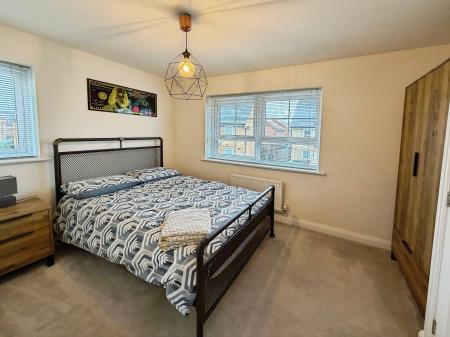 3 bedroom Detached house to let in Broadstone Drive, Hampton Water, Peterborough, PE7