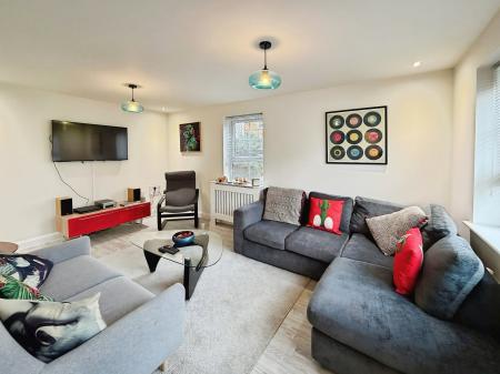 3 bedroom Detached house to let in Broadstone Drive, Hampton Water, Peterborough, PE7