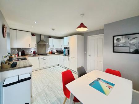 3 bedroom Detached house to let in Broadstone Drive, Hampton Water, Peterborough, PE7