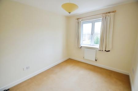 3 bedroom Link detached house to let in Vale Drive, Hampton Vale, Peterborough, PE7