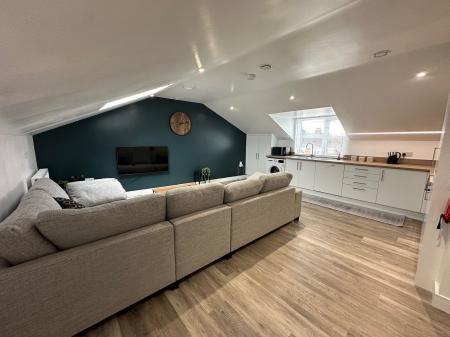 2 bedroom Flat to let in Lincoln Road, Walton, Peterborough, PE4