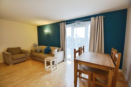 2 bedroom Flat to let in Sherwood Avenue, Woodston, Peterborough, PE2