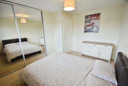 2 bedroom Flat to let in Sherwood Avenue, Woodston, Peterborough, PE2