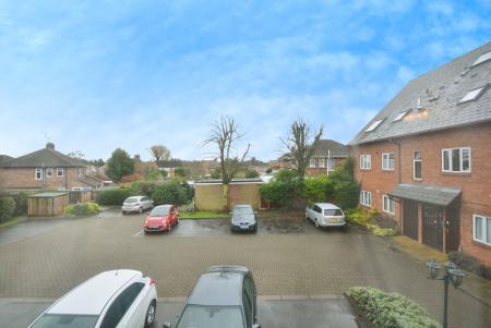 2 bedroom Flat to let in Sherwood Avenue, Woodston, Peterborough, PE2