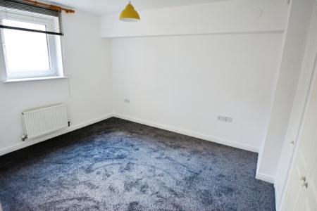 2 bedroom Flat to let in Clayburn Road, Hampton Centre, Peterborough, PE7