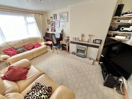 3 bedroom Semi-detached house for sale in Castlemead Drive, Saltash, PL12