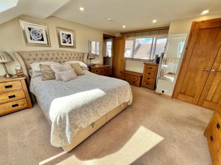 4 bedroom End of terrace house for sale in Wood Close, Latchbrook, Saltash, PL12