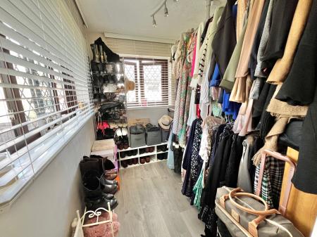 4 bedroom End of terrace house for sale in Wood Close, Latchbrook, Saltash, PL12