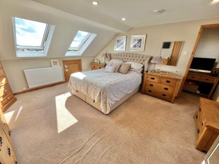 4 bedroom End of terrace house for sale in Wood Close, Latchbrook, Saltash, PL12