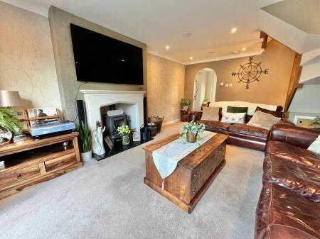 4 bedroom End of terrace house for sale in Wood Close, Latchbrook, Saltash, PL12