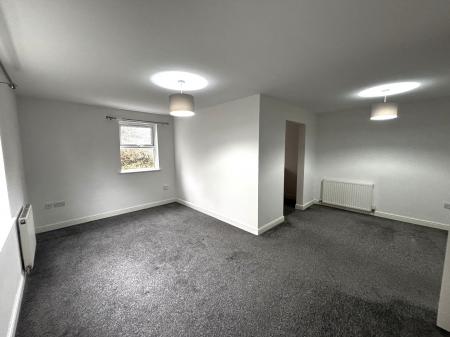 2 bedroom Flat to let in Lyndon Court, Pillmere, Saltash, PL12