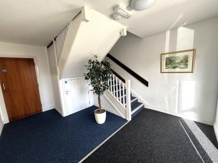 2 bedroom Flat to let in Lyndon Court, Pillmere, Saltash, PL12