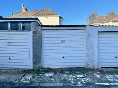 2 bedroom Terraced House for sale in Symons Road, Saltash, PL12