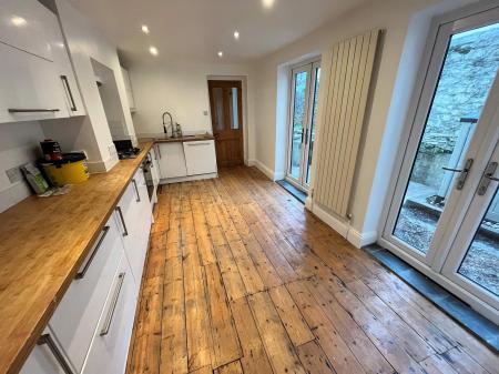 4 bedroom Terraced House to let in Higher Port View, Saltash, PL12