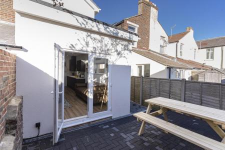 7 bedroom Terraced House to let in Manners Road, Southsea, Portsmouth, PO4