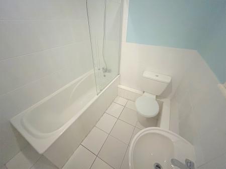 2 bedroom Flat to let in Cottage Grove, Southsea, Portsmouth, PO5