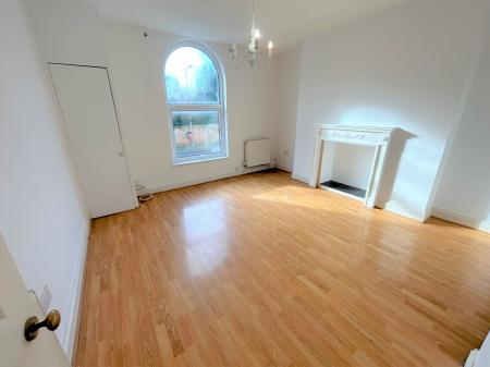 2 bedroom Flat to let in Cottage Grove, Southsea, Portsmouth, PO5