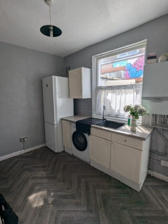 5 bedroom Terraced House to let in Fawcett Road, Southsea, Portsmouth, PO4