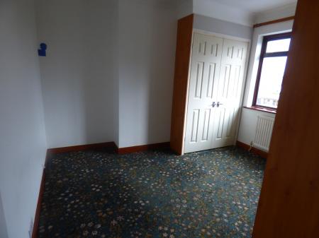 3 bedroom Semi-detached house to let in Heathview Road, Grays, RM16