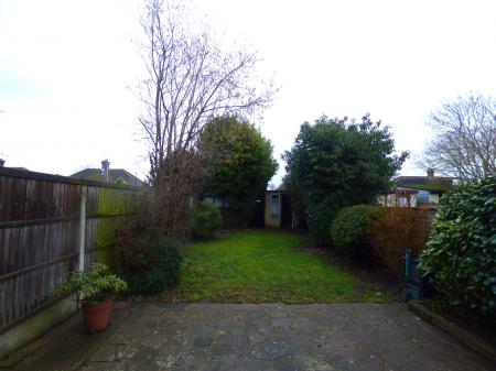 3 bedroom Semi-detached house to let in Heathview Road, Grays, RM16