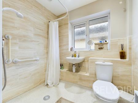 2 bedroom Bungalow for sale in Ford Road, Newport, Telford, TF10