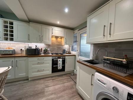 2 bedroom Terraced House to let in Park Street, Madeley, Telford, TF7