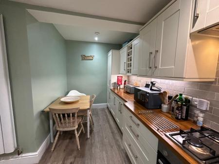 2 bedroom Terraced House to let in Park Street, Madeley, Telford, TF7