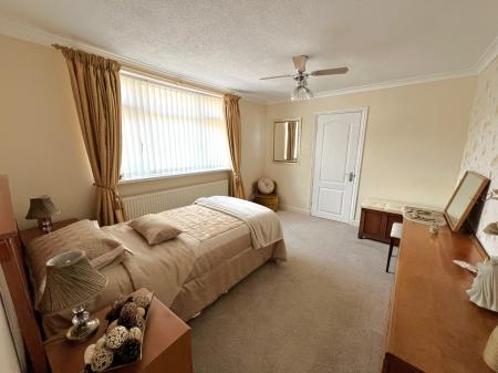2 bedroom Bungalow for sale in Hollies Road, Polesworth, B78