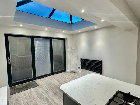 3 bedroom Semi-detached house to let in Sorrel Drive, Kingsbury, Kingsbury, B78